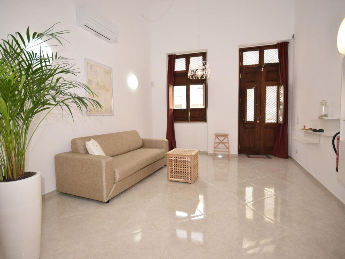 Modern Holiday Home In Olh O With Terrace โอลเญา ภายนอก รูปภาพ