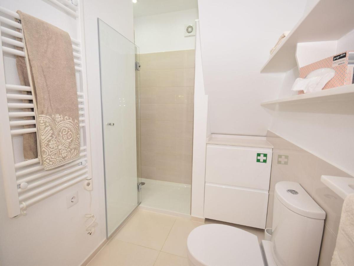 Modern Holiday Home In Olh O With Terrace โอลเญา ภายนอก รูปภาพ